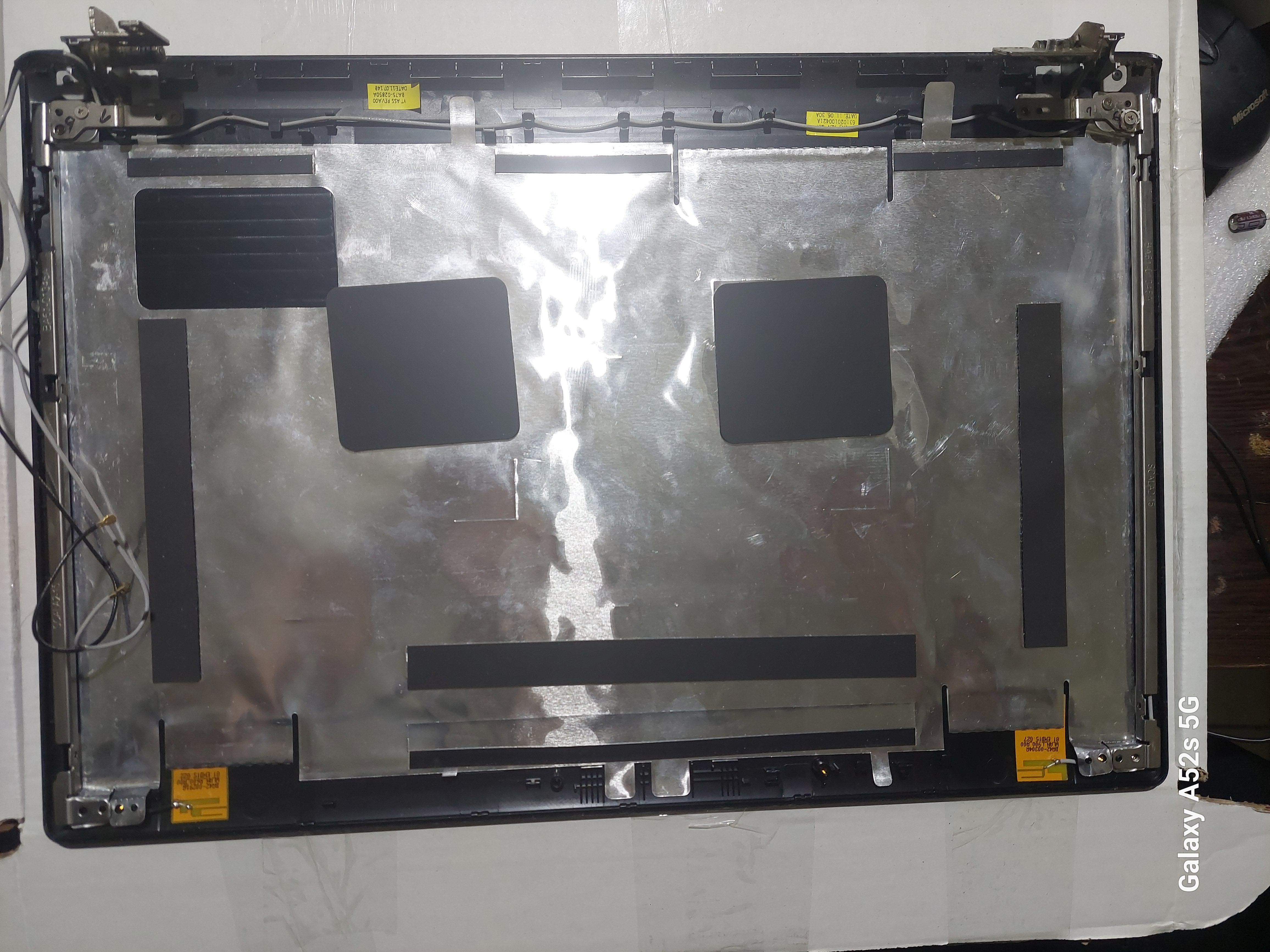 Samsung RV511 RV515 RV509 RV520 S3520 Ekran Arka Kasası Lcd Cover BA75-02850A﻿MENTEŞE VE WİFİ DAHİLDİR