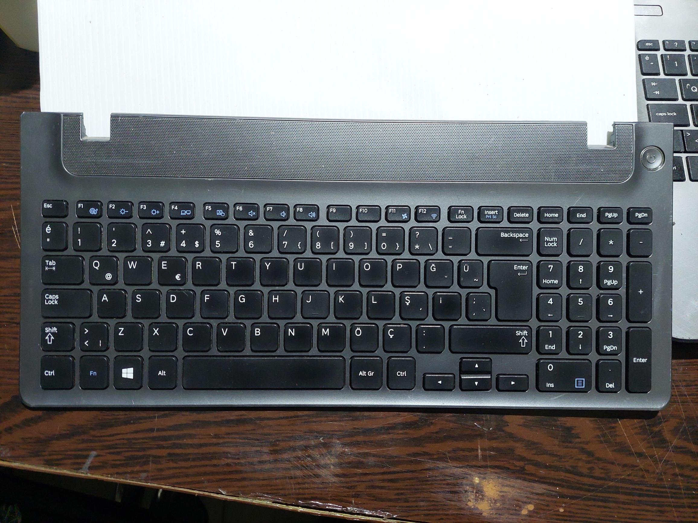 Samsung NP350V5C-S0DTR Çerçeveli Klavye Dahil Üst Kasa AP0RS000910