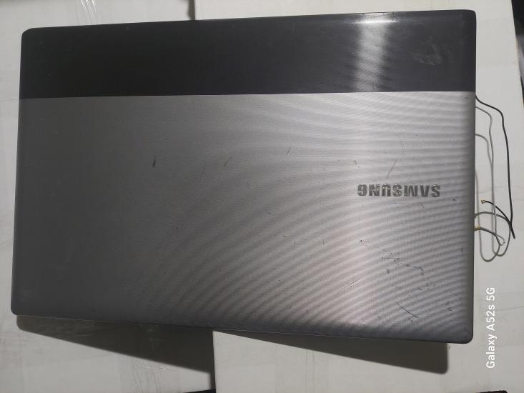 Samsung RV511 RV515 RV509 RV520 S3520 Ekran Arka Kasası Lcd Cover BA75-02850A﻿MENTEŞE VE WİFİ DAHİLDİR