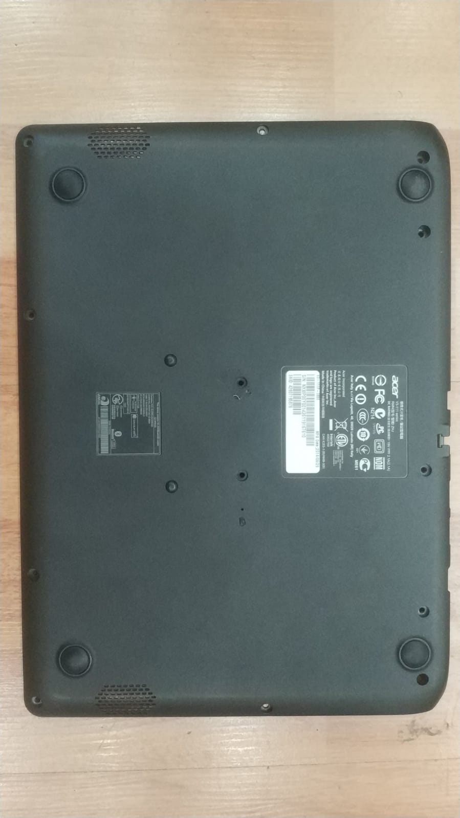 Acer Aspire V3-111 Alt Kasa